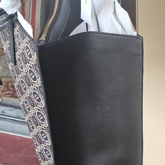 MARC JACOBS Grind Mini Signet Printed Leather Shoulder/ Tote Bag - Picture 6 of 14